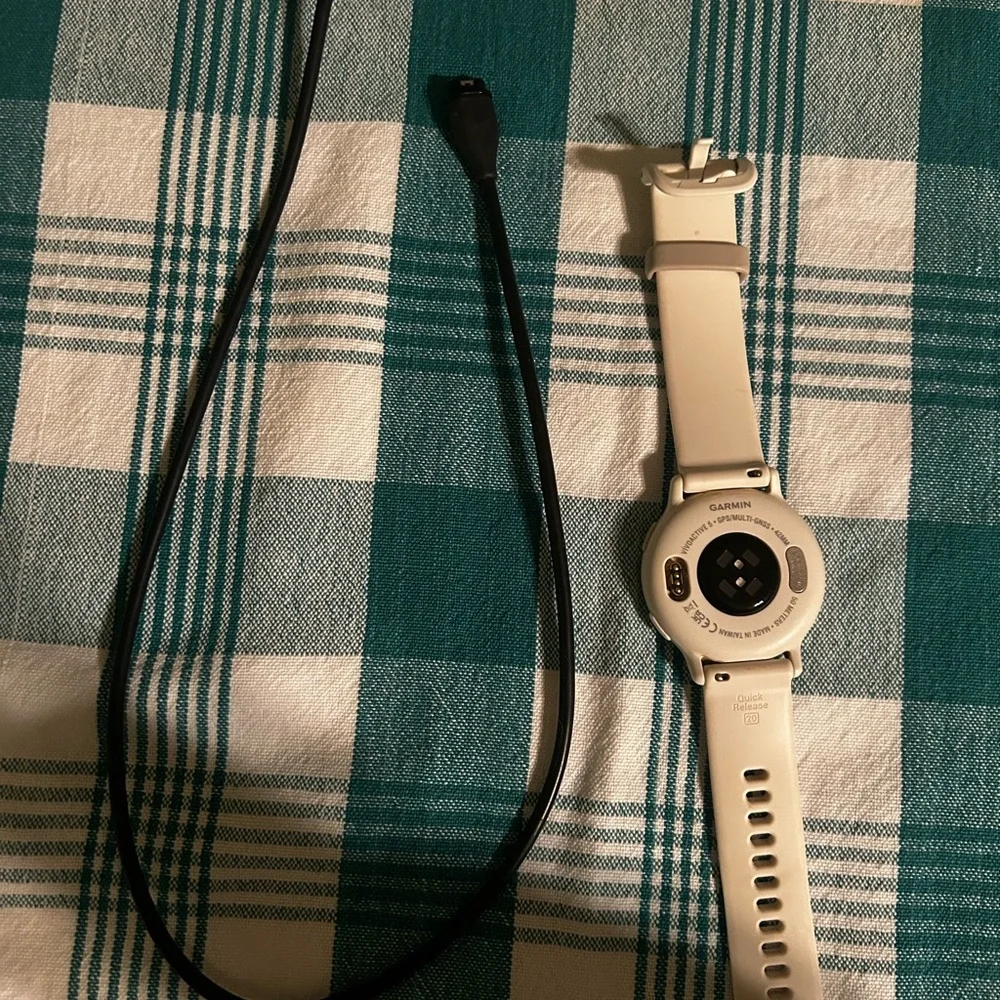 Garmin Vivoactive 5: used for less than a year! - Picture 3 of 4